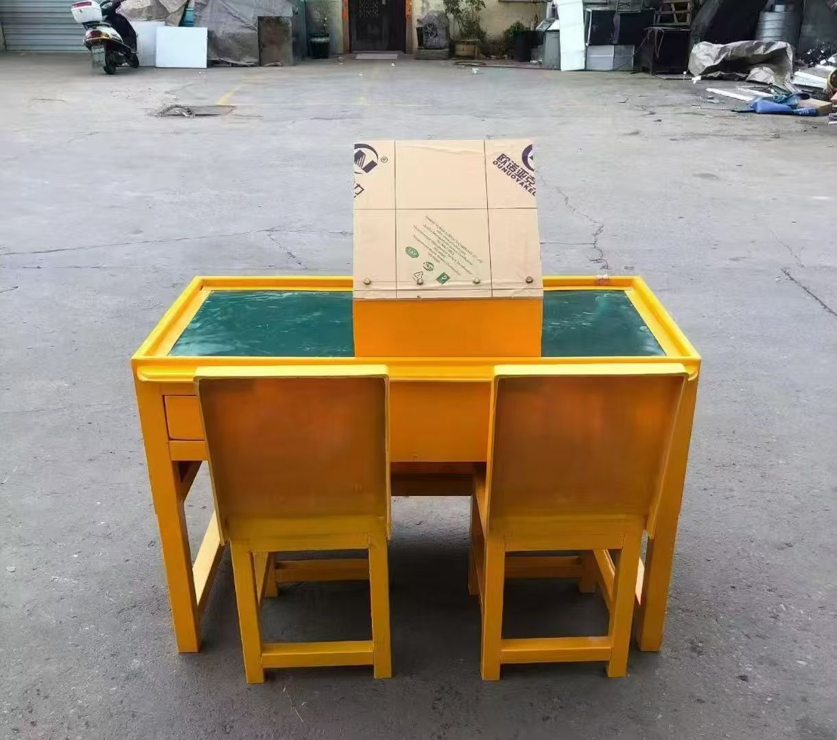 丹凤防静电导通桌井下煤矿火工品发放桌：危险品流转的安全守护者